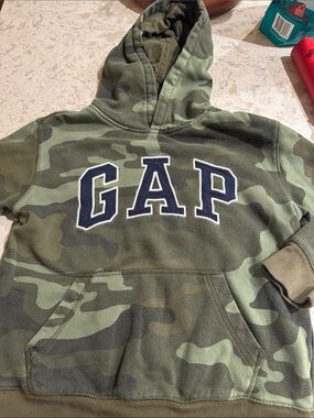 GAP Kids Camo Hooded Sweatshirt in Green with Navy Logo